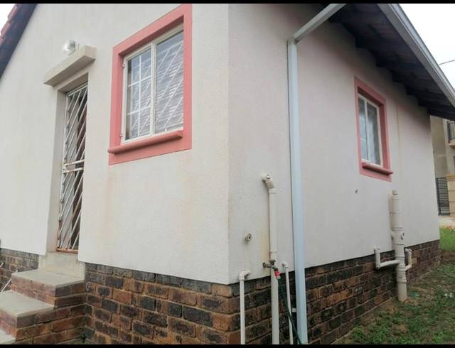 2 BEDROOM HOUSE FOR SALE IN COSMO CITY